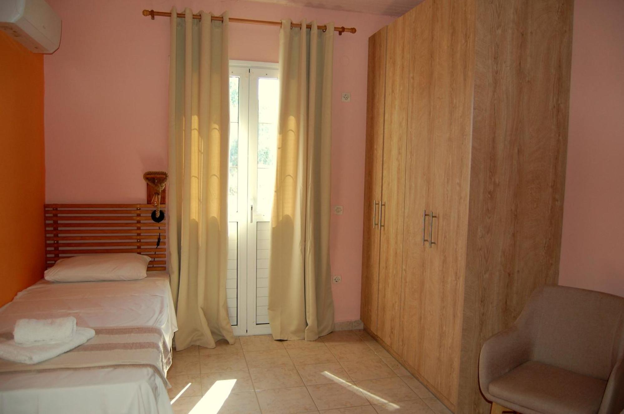 Blue Lagoon Villa Poros  Ngoại thất bức ảnh